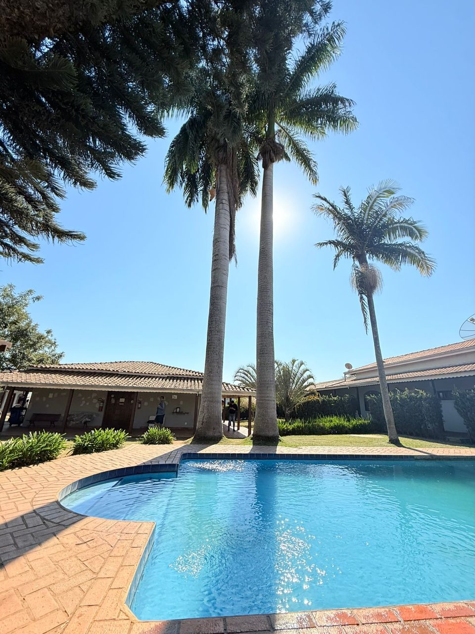 Área de lazer com piscina — Unidade Masculina Alto Padrão